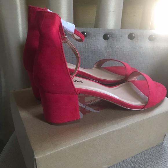 Bonnibel Heels 👠 Size 10 - Picture 3 of 5